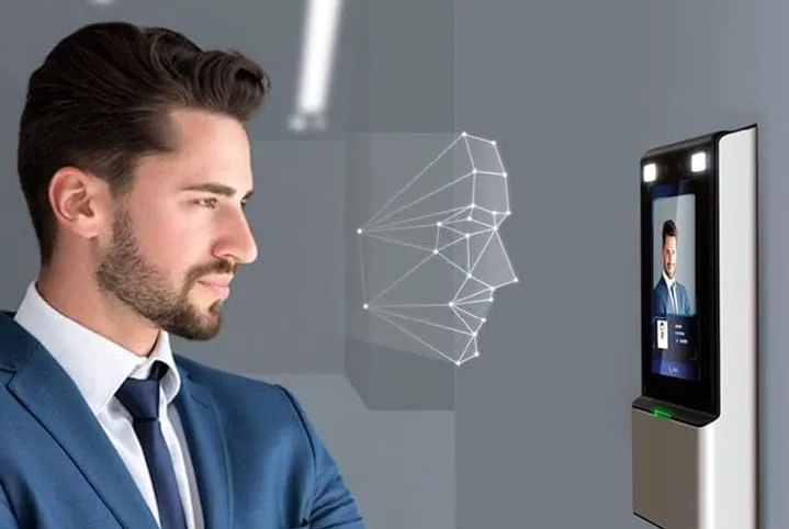 Equipamento biométrico para liberação de porta ou catraca